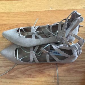 Bambina style, Steve Madden tan lace up flats